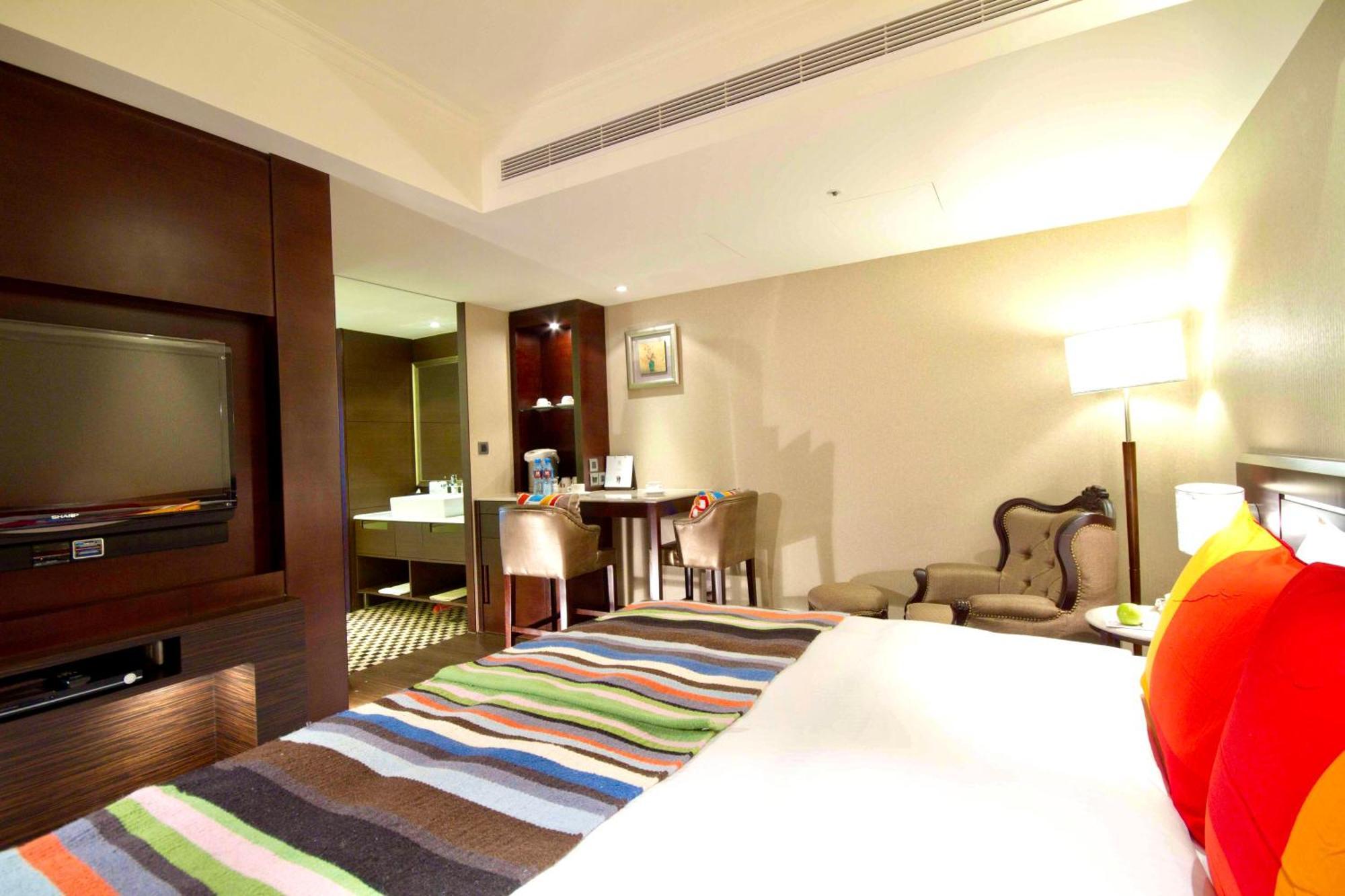 Taichung Charming City Hotel Екстериор снимка
