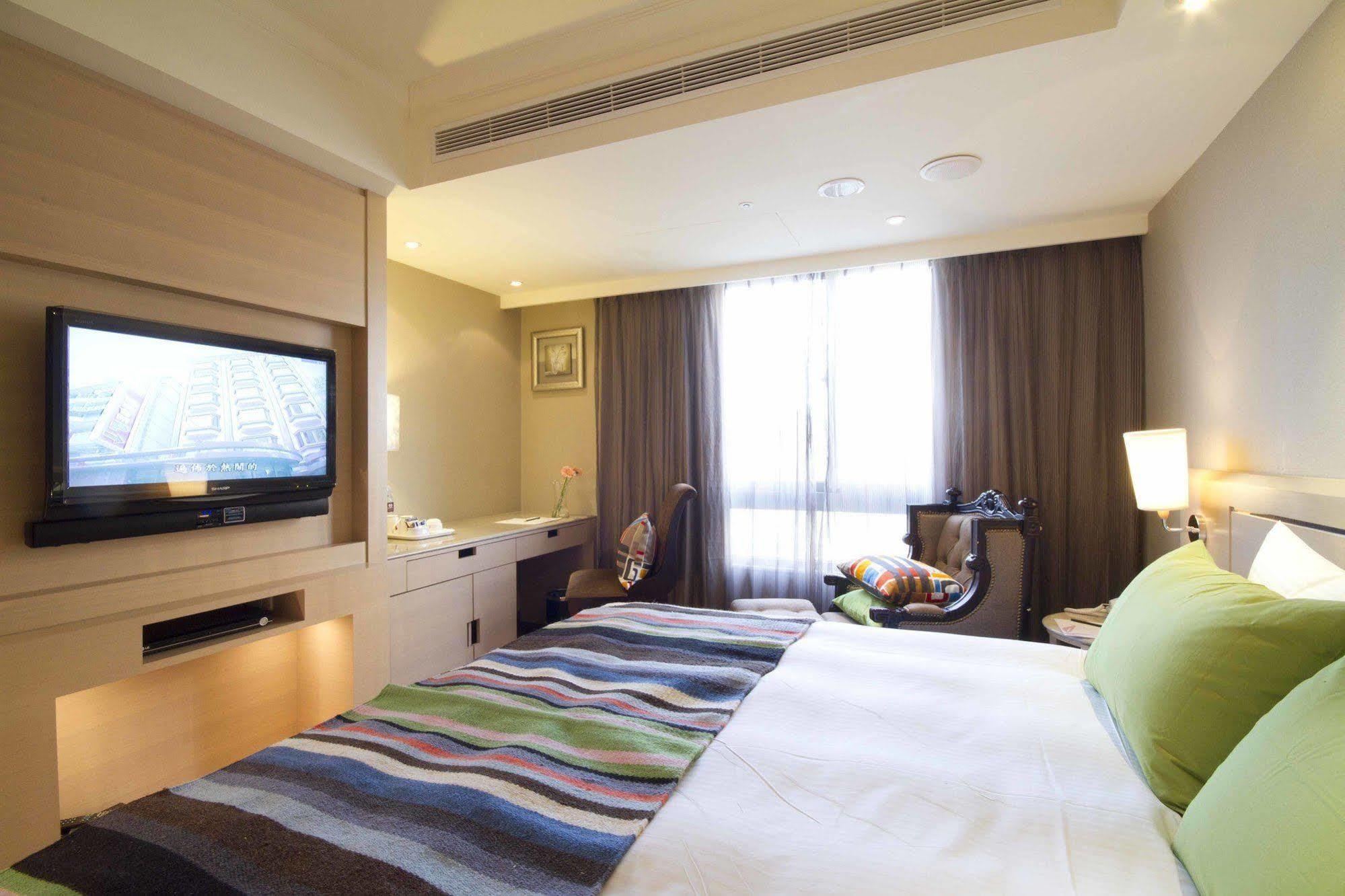 Taichung Charming City Hotel Екстериор снимка