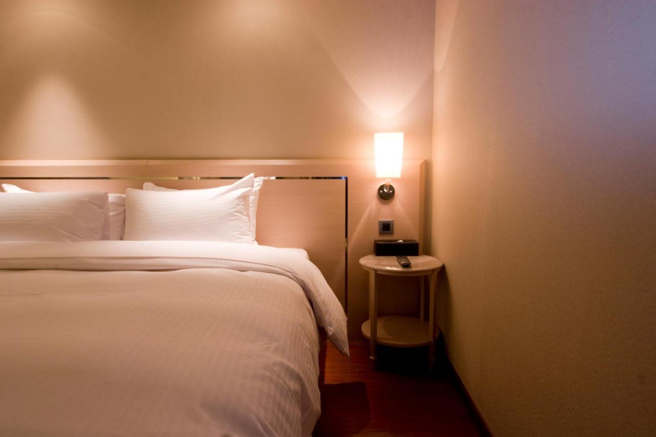 Taichung Charming City Hotel Екстериор снимка